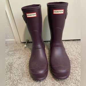 Hunter original short matte rain boots size 8 purple